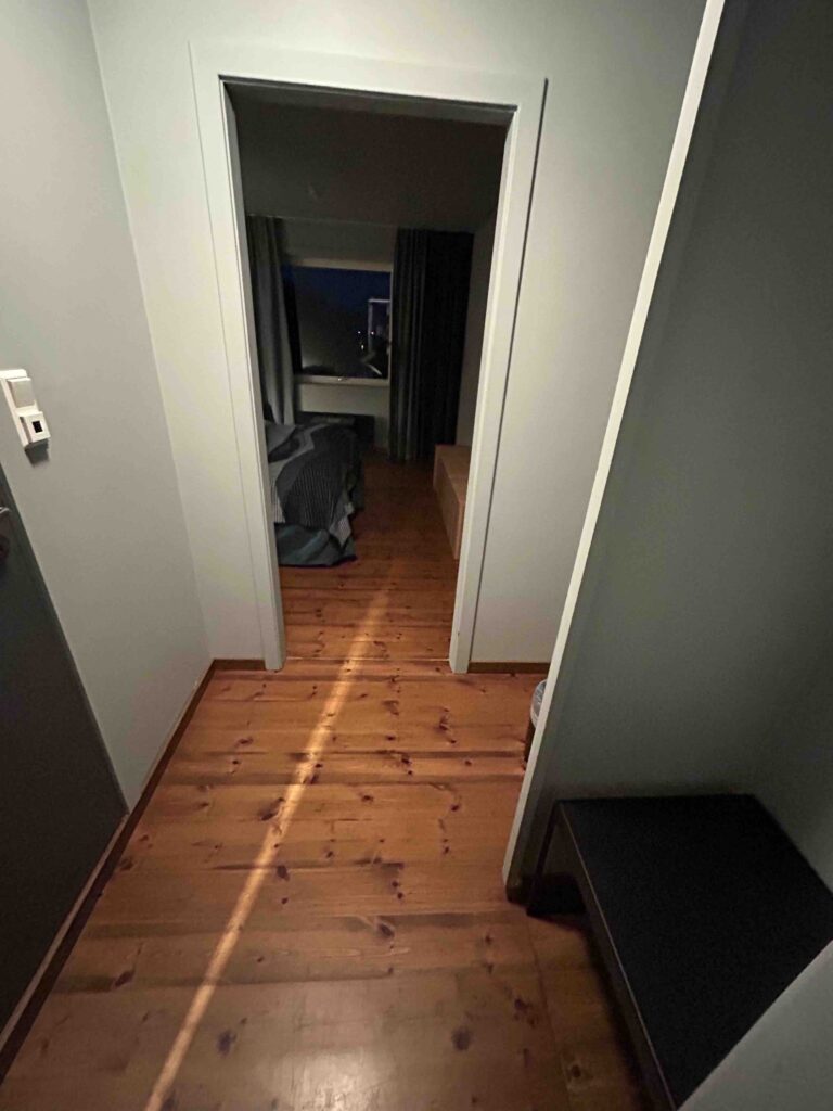 Floor to room