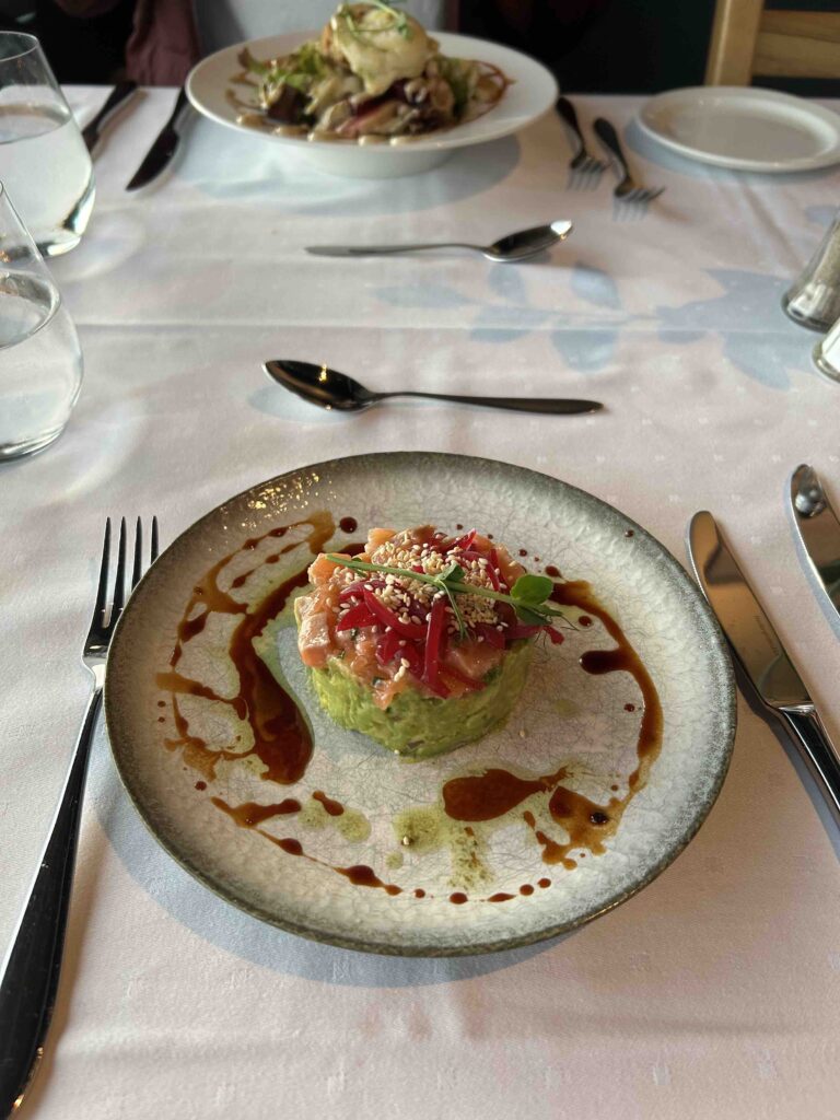 Salmon tartar with mango avocado salad